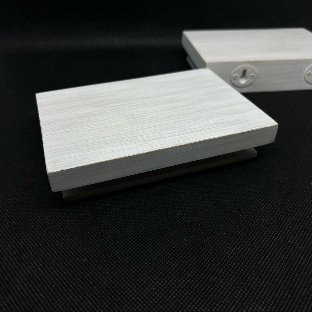 New in box Retired Willow Tree Coordinating Shelf Set of 2
